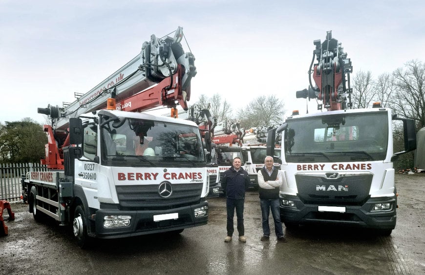 BOECKER: SIEBEN NEUE BÖCKER KRANE FÜR BERRY CRANES